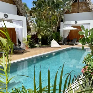 Leeloo Boutique Hotel